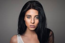 Esegui il download di questa immagine stock: Sfondi Viso Nero Donne Modello Capelli Lunghi Brunetta Occhi Verdi Cantante Capelli Neri Martin K Hn Moda Naso Julia Carina Persona Pelle Capo Top Model Ragazza Bellezza Occhio Donna Signora Labbro