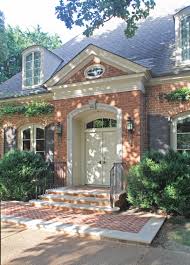 Selecting a single color for the outside of your house can be difficult enough, but trying to find two or more hues that work well together makes the decision even more challenging. 17 Peach Brick House Paint Color Ideas Brick House House Colors Orange Brick