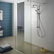 Didesain dengan warna putih, shower mandi ini akan cocok dipadukan dengan tegel dan dinding yang polos. Perhatikan Jika Ingin Menggunakan Shower Untuk Kamar Mandi
