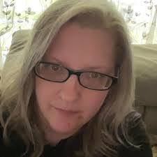 Holly Petroff's Instagram, Twitter & Facebook