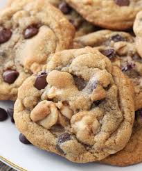 Yelah, md duk bayangkan biskut yang warna gelap dan bila makan rasa penuh coklat dalam mulut. Biskut Choc Chip Ala Famous Amos Ni Versi Sedap