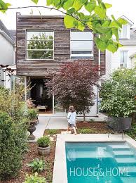 40 Backyards You Ll Want To Pool Hop This Summer Small Backyard Pools Backyard Pool Swimming Pools Backyard