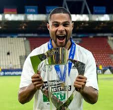 Beim fc bayern münchen hat man sich. Serge Gnabry Fc Bayern Merkwurdiger Umgang Mit Einzigem Em Helden Welt