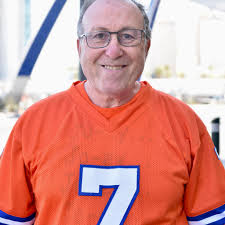 Who is a Christian comedian in the NYC area for a pastoral banquet?