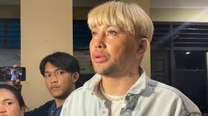 Mobil Dibawa Kabur, Caren Delano Berharap Tak Terjadi Apa-Apa dengan  Sopirnya