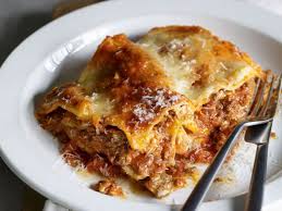 Decouvrez La Recette Lasagnes Maison Italiennes Sur Cuisineactuelle Fr Repasrapidesain Recipes Diner Recipes Healthy Recipes Easy Snacks