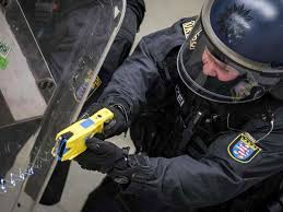 Want to own the same taser® guns used by police across the u.s.? Hessen Polizisten Durfen Taser Nutzen Rhein Main