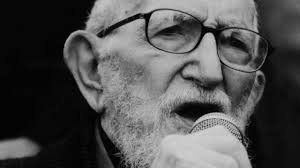 France. Un Angevin recueille les pensées de l'Abbé Pierre, "prophète  insolent"