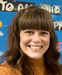 Kim Barna's Instagram, Twitter & Facebook