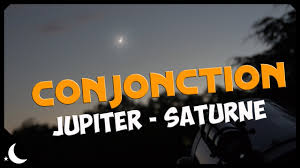 #byecassini entre saturne et le vide spatial, une mince bande d'atmosphère bleue #pia21621. Conjonction Jupiter Saturne 21 Decembre 2020 Youtube