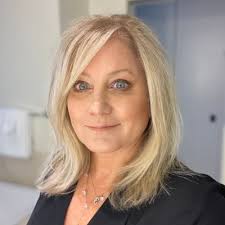 Lauren Torre's Instagram, Twitter & Facebook