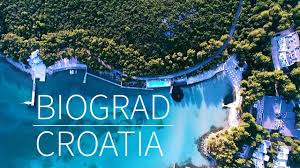 Det ligger vid adriatiska kusten 28 km söder om staden zadar och det är hem för nästan 6000 invånare. Biograd Na Moru In 4k Pointers Travel Dmc Croatia Vacation Travel Video Guide Kroatien Youtube
