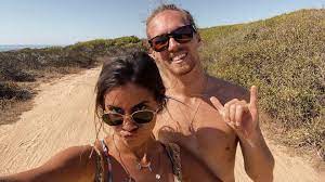 Bem tenho coisas a fazer! Video Carolina Loureiro Toca Em Conjunto Com O Namorado Vitor Kley