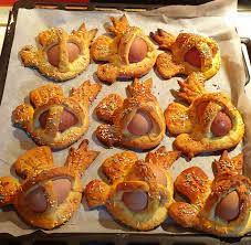 I cuddura cu l'ova, ricetta siciliana che si realizza a pasqua, costituiscono una costante, quasi un simbolo della ricorrenza che si affianca tra le forme delle cuddure pasquali ci sono anche il cuore, che veniva scelto dalle ragazze per realizzare delle cuddure da regalare ai fidanzati ed i pupi cu l'ova. Cuddura Cu L Ova Aceddu Cu L Ova