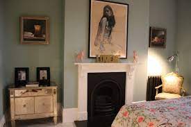 A Striking Victorian Terraced House Finished With Stylish Decor And Contemporary Furniture The Hou Victorian Bedroom Victorian Terrace Interior Terrace House
