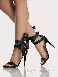 2018 Stiletto Ayakkabi Modelleri Siyah Onu Acik Bilekten Kurdela Bagcikli Kiyafet Kombinleri Stiletto Ayakkabilar Siyah