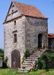 Causse Villefranche Pigeonnier Paysages De L Aveyron Pigeonnier Maisons De Pierre Facade Maison