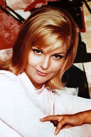 Carol Lynley played the grieving singer in The Poseidon Adventure.... do  you remember?