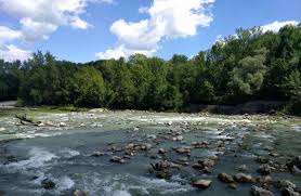 Der englische garten in münchen zählt mit einer fläche von 3,7 km² zu den größten innerstädtischen grünanlagen der welt. Die Isar Munchen Grillen Baden Chillen In Der Stadt