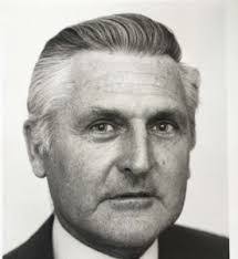 Daryl Cox's Instagram, Twitter & Facebook