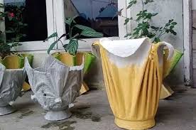 Bunga kelopak merah, bonsai pot bunga, bunga dan lanskap tanaman pot, merangkai bunga. Sulap Pakaian Bekas Jadi Pot Bunga