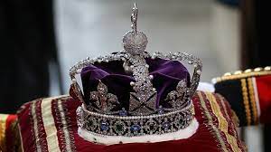 Die kronjuwelen symbolisieren weit mehr als edelsteine und gold, symbolisieren hunderte von jahren britischer geschichte und sind immer noch eine arbeitssammlung. Kronjuwelen Im Tower Of London Frisch Poliert Reise Sz De