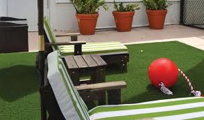 Alat ini memiliki peran yang besar dalam menjaga keindahan dan keasrian taman. Potong Rumput Ikut Musim