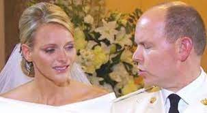 Charlene di monaco ha rilasciato la sua prima intervista da quando ha sposato il principe alberto. Charlene E Alberto Luna Di Miele In Hotel Separati E Patto Segreto Per Il Divorzio