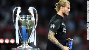 El portero del liverpool loris karius, autor de dos grandes errores que ayudaron al real madrid a ganar la final de la champions league el mes pasado, sufrió una conmoción durante el partido que. Loris Karius Death Threats To Liverpool Goalkeeper Looked Into By Police Cnn