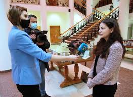 Informaţii de contact, telefon, adresă. Biblioteca JudeÅ£eanÄƒ Dinicu Golescu Arges O PerspectivÄƒ Asupra Ingerilor Interviu Cu PictoriÈ›a È™i Graficiana Lavinia Elena Vieru