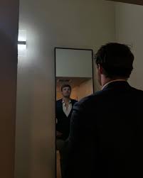 Your limited beliefs are only the lies your unconscious mind has programmed  into you. Once you break through that, and realize the truth, you'll be  limitless. 👑🔥 pc: @brady.doesthings 🤝