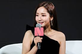 Born and brought up in seoul, he made his singing debut at the age of 17 after scouted by a talent agent. What Park Min Young Thinks About Lee Seung Gi Joining Korean Variety Show Busted Entertainment News Asiaone