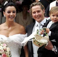 Verona pooth tut es ihren berühmten kolleginnen aus hollywood gleich und trägt unterm dirndl spanx, wie sie uns auf facebook beweist. Promi Kinder Sie Sind Die Neuen Lifestyle Accessoires Bilder Fotos Welt