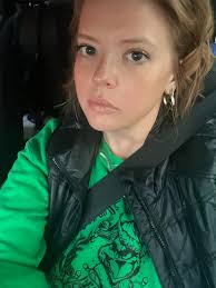 Introduction of Kellie, a 38-year-old educator from South Carolina