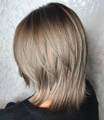 Ma in italiano si chiama caschetto. Top 50 Acconciature Medie Per Le Donne Nel 2022 Capellidistile It