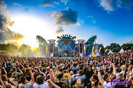 The outdoor wear on offer are stylish and affordable to help you save money while looking awesome. Affection Outdoor Festival