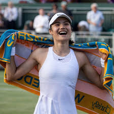 The family moved to london when she was two. Emma Raducanu Who Is The Uk Romanian Chinese Teen Tennis Star Cgtn
