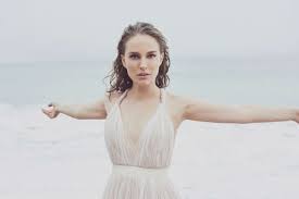 Everyone is in love with natalie portman's latest ridiculously stylish miss dior ad. Natalie Portman Miss Dior Natalie Portman Celebs