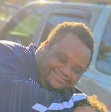 Elisha Miles's Instagram, Twitter & Facebook