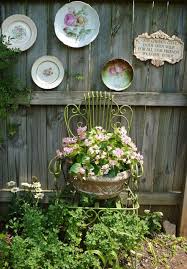 24 Diy Vintage Garden Decorations Ideas Recycled Garden Art Rustic Garden Decor Vintage Garden Decor