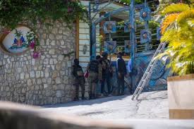 El presidente de haití, jovenel moïse, fue asesinado el miércoles por hombres armados que perpetraron un asalto a su residencia de madrugada en el barrio de pelerin de puerto príncipe, informó el primer ministro interino, claude joseph. 7xvnkrw Pikzlm