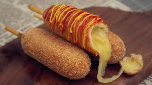 هوت دوغ كوري مكوناته بكل بيت سهل وسريع Cheese Hotdog Korean Street Food In 2021 Cheese Corn Dog Recipe Corndog Recipe Korean Corn Dog Recipe