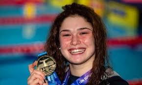 Aveva solo due anni quando per la prima volta si è tuffata in piscina, e quello è stato l'inizio di un amore durevole, che l'ha portata a raggiungere vette inaspettate. Europei Di Nuoto La 14enne Benedetta Pilato Conquista L Oro Nei 50 Rana Radio 105