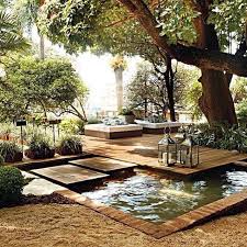 Sitzplatz Im Garten Holzdeck Am Wasserbecken Garden Design Backyard Water Feature Backyard Landscaping