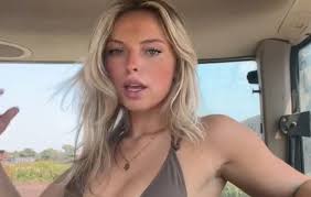 Ella Burnett's Instagram, Twitter & Facebook