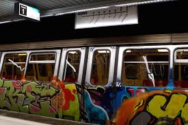 Transportul în comun, atât la suprafață cât și în subteran, ar putea fi paralizat de greva generală a angajaților de la metrorex și societatea de transport bucurești. De Miercuri Greva GeneralÄƒ La Metrou Intre Orele 4 00 16 00