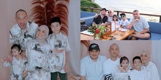 Film ini menunjukkan tora sudiro selaku sigit, wulan guritno selaku alexandra, serta gary iskak selaku genjing. Mantap Berhijrah Ini 7 Potret Harmonis Keluarga Gary Iskak Yang Makin Religius Dan Adem Ayem Kapanlagi Com