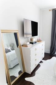 Ceres Ribeiro S Union City Nj Home Tour The Everygirl Interior Home Apartment Decor