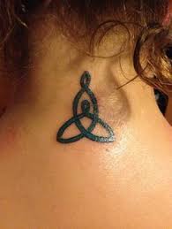 Celtic Mother Daughter Symbol Behind The Ear Tattoos Mother Tattoos For Daughters Celtic Knot Tattoo Knot Tattoo