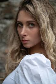 Fanny Mueller's Instagram, Twitter & Facebook